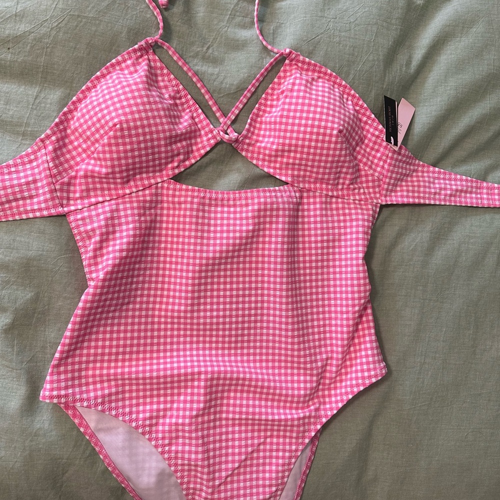 One piece bathing suit